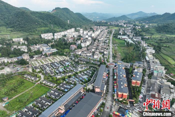 “村晚”让贵州桐梓避暑山村“热”起来  第3张