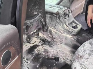 杭州一车主遇“离奇起火”：停车不到5分钟中招！车里千万别放它