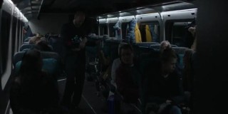 多条地铁瘫痪，停电逼急欧洲人